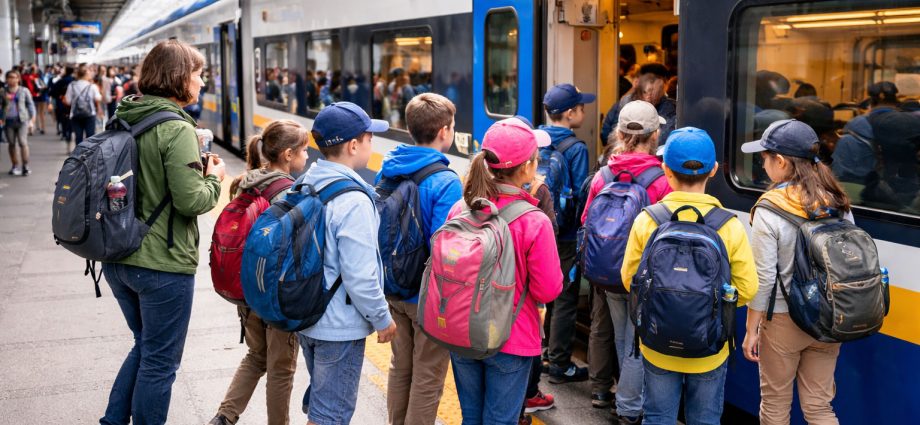 Wycieczki szkolne w Polsce pociągiem: dlaczego to często najlepszy wybór